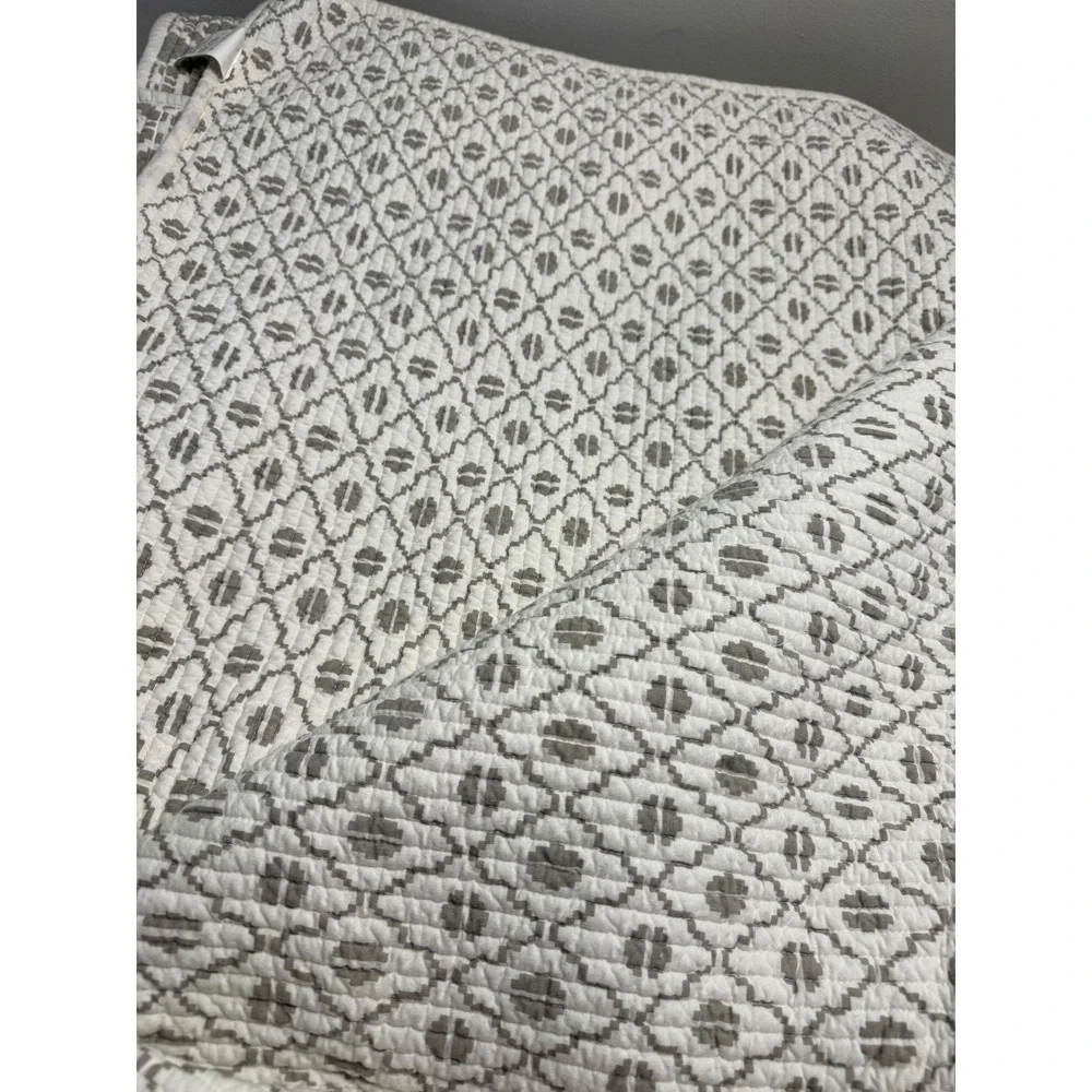 Crate & Barrel Quilt Grey size King Cotton Reversible 96